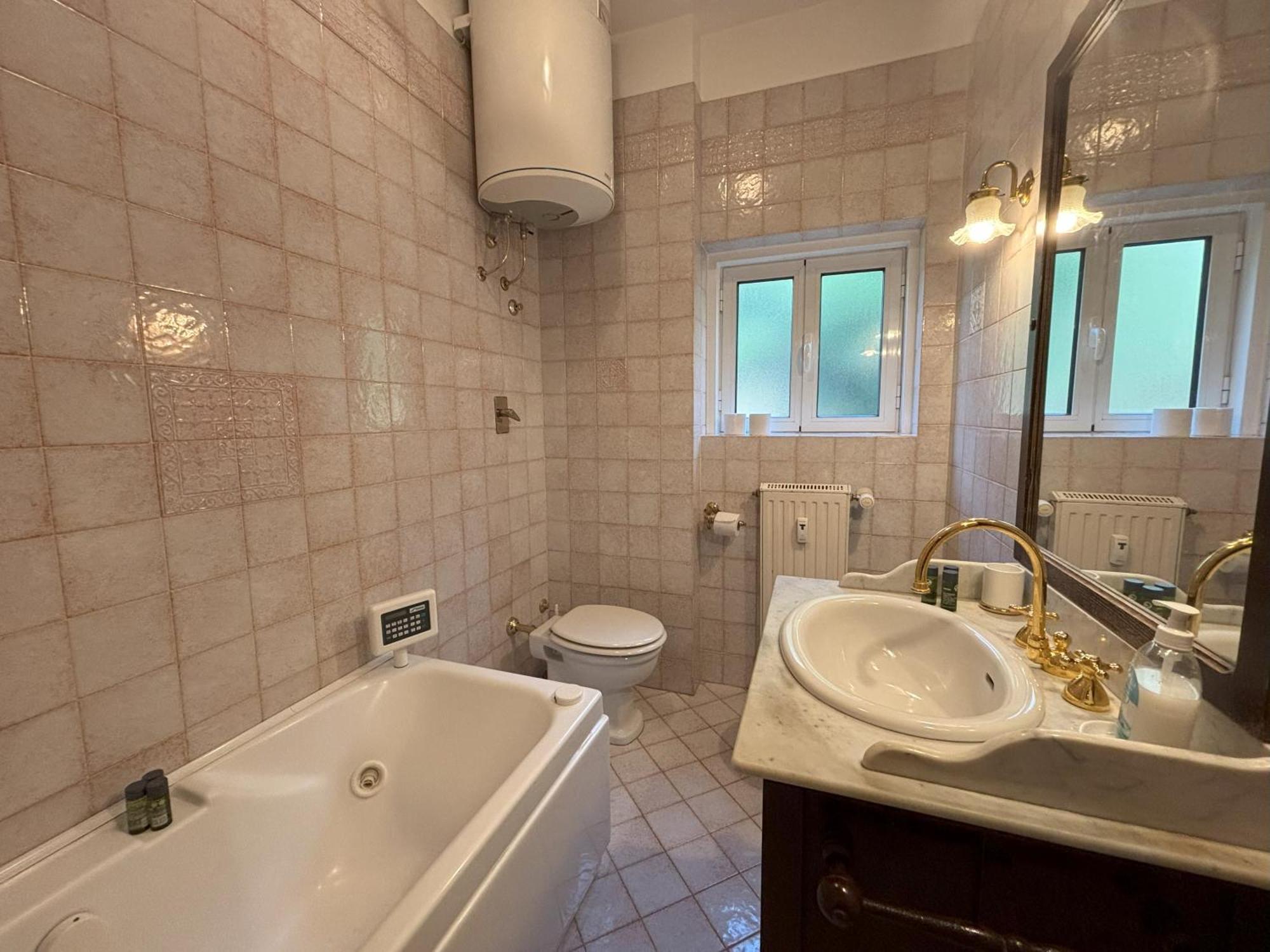 Apartamento Affitto Turistico Via Bonomea 219-1 Trieste Exterior foto