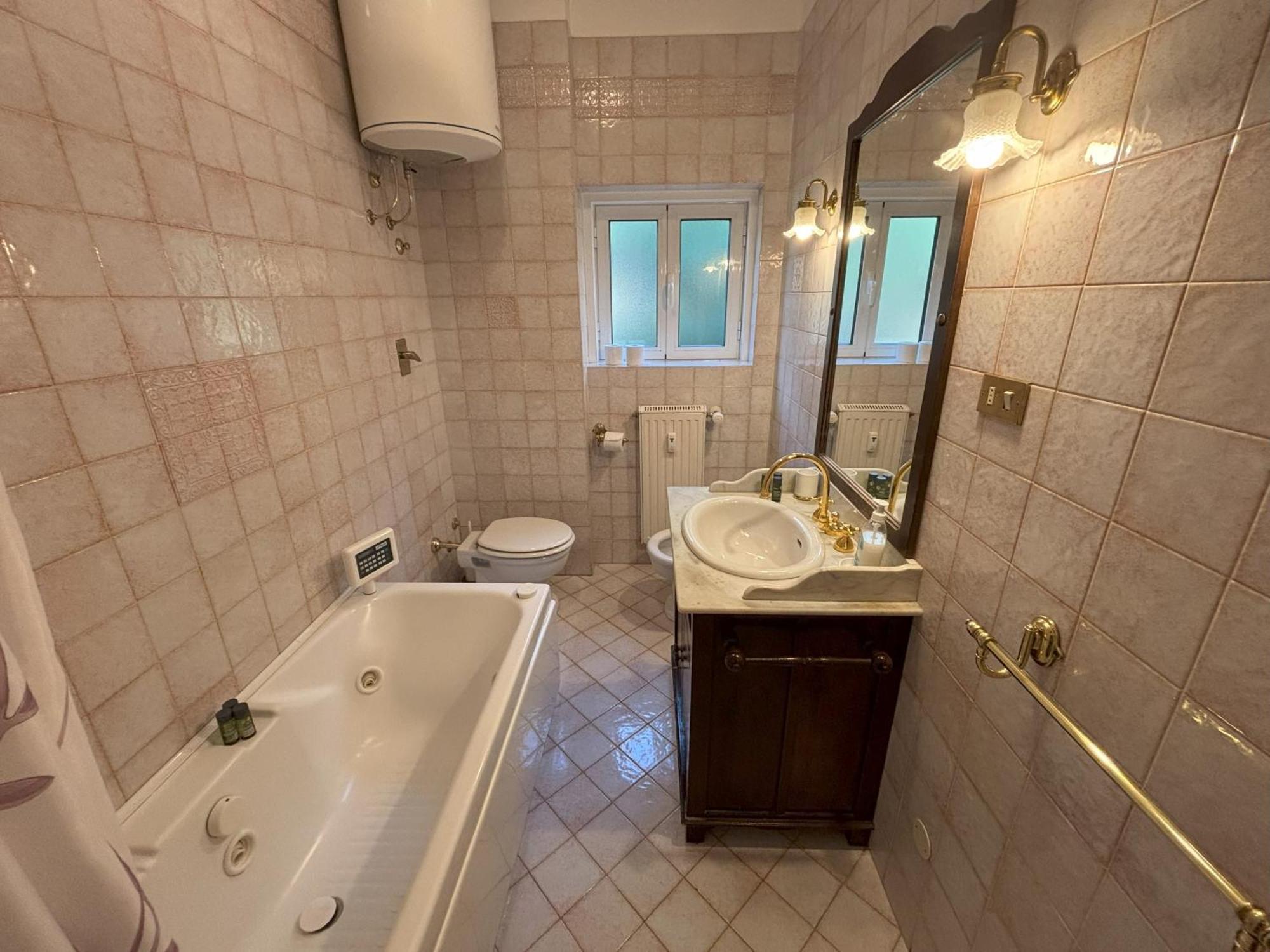 Apartamento Affitto Turistico Via Bonomea 219-1 Trieste Exterior foto